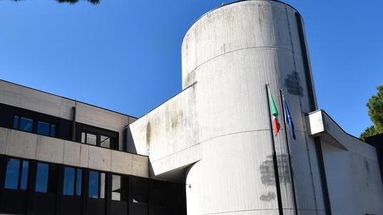 Bimba di un anno mangia un pezzetto di hashish: indagati i genitori