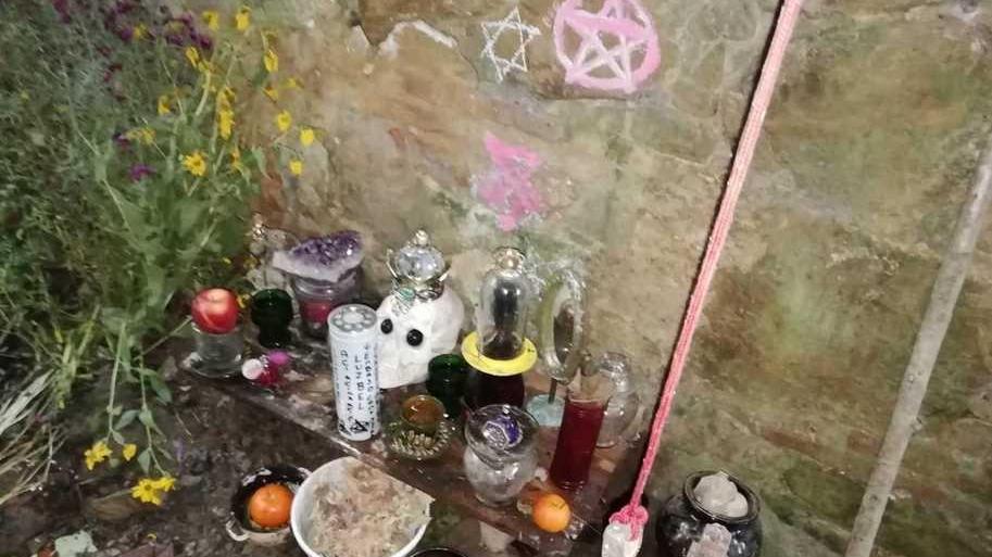 Segni di messe nere nei boschi del Compitese