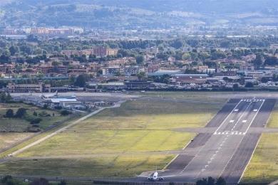 L'aeroporto di Peretola (foto d'archivio)