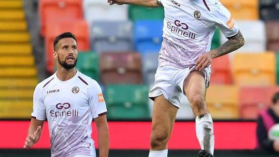 Livorno, fatti un regalo di compleanno: spegni il Cosenza e poi 105 candeline