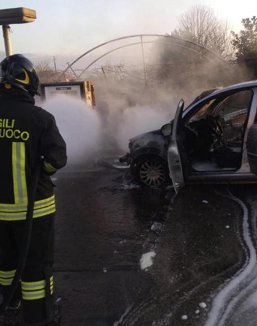 Auto a fuoco al distributore