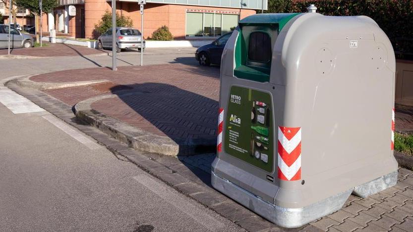 Stanno arrivando le nuove campane per la raccolta vetro