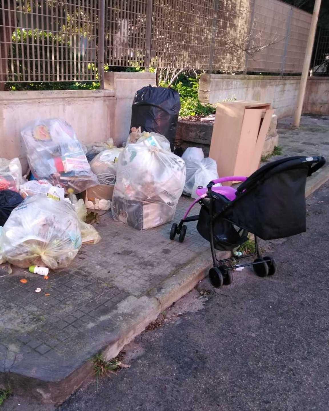 Porto Torres, sorpreso mentre getta i rifiuti per strada 