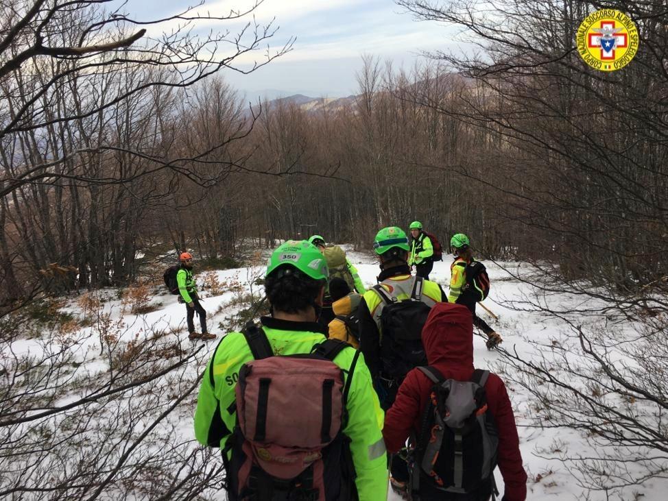 Gli uomini del Soccorso alpino hanno accompagnato a valle le due cinquantenni di Bologna