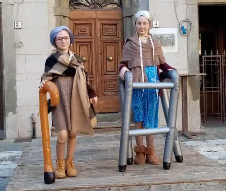 Carnevale a Campiglia Coriandoli e maschere, parata di speciali Ape 50 e giochi di una volta 