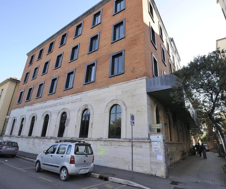 Odissea per i pazienti «Curarsi i denti all’Asl è impresa impossibile» 