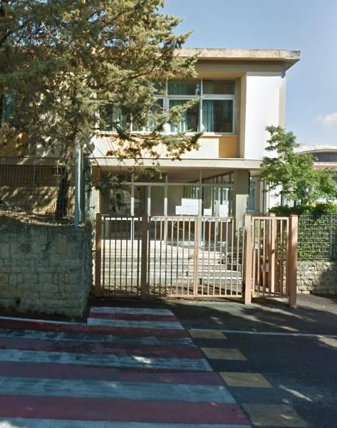 Tre mediatori linguistici e culturali per lezioni ai bambini stranieri