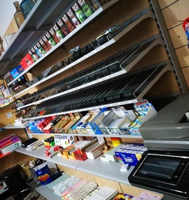 Colpo in tabaccheria I ladri rubano merce per circa 11mila euro 