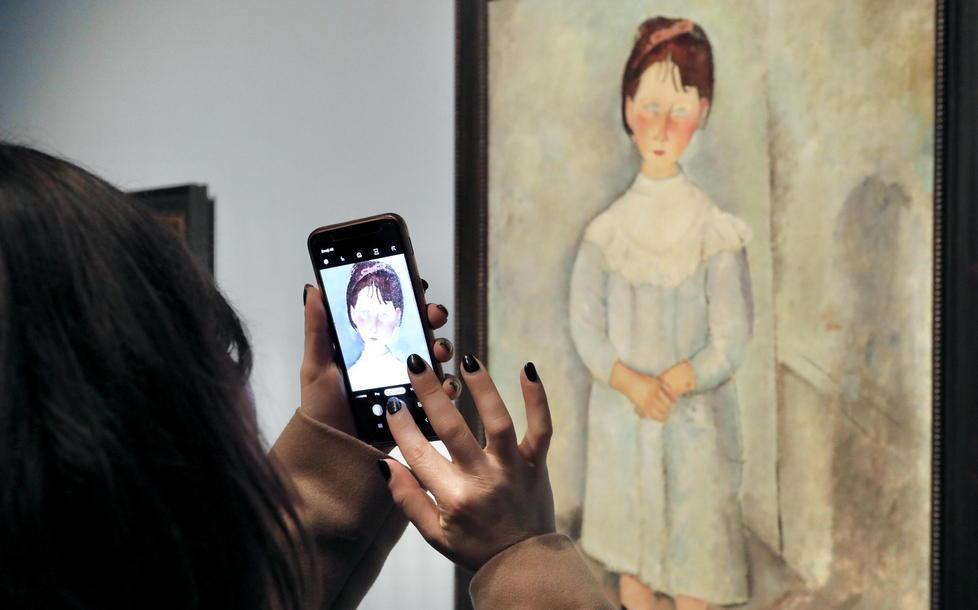 La "Bambina in azzurro" di Modì si racconta: «Le carezze di Livorno mi hanno trasformato in principessa» 