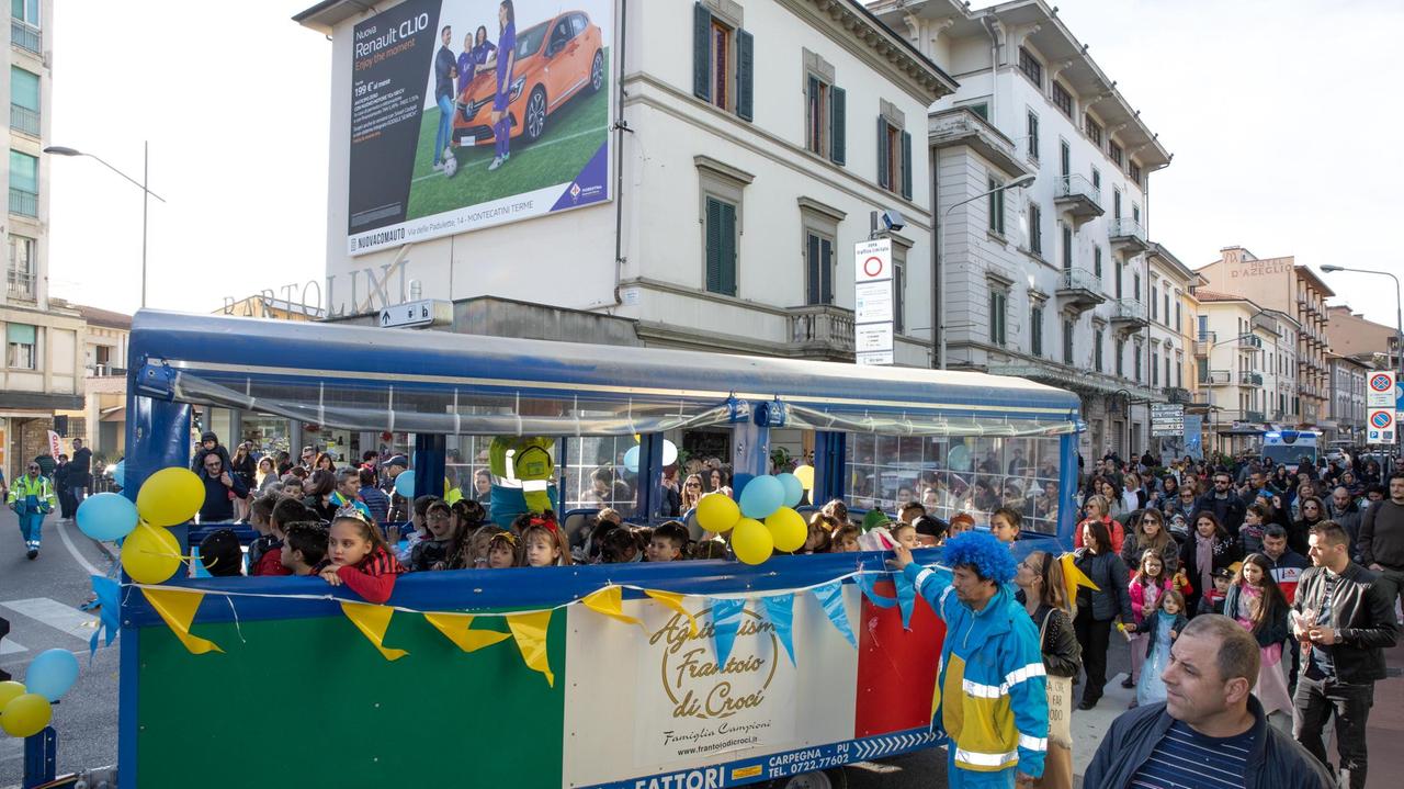 La sfilata del Carnevale di Montecatini (foto Nucci)