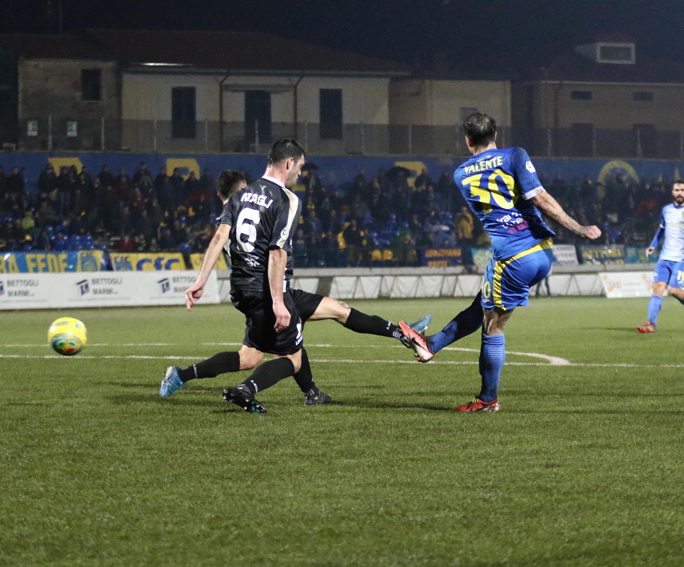 Il gol dell'1-0 di Valente