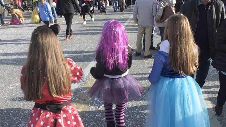 Il sole benedice il carnevale che fa il pieno