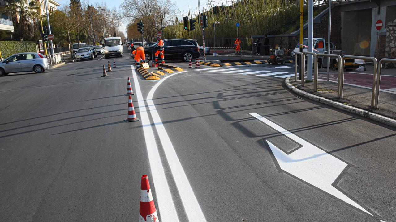 I lavori in viale Sonnino (Foto Agenzia Bf)