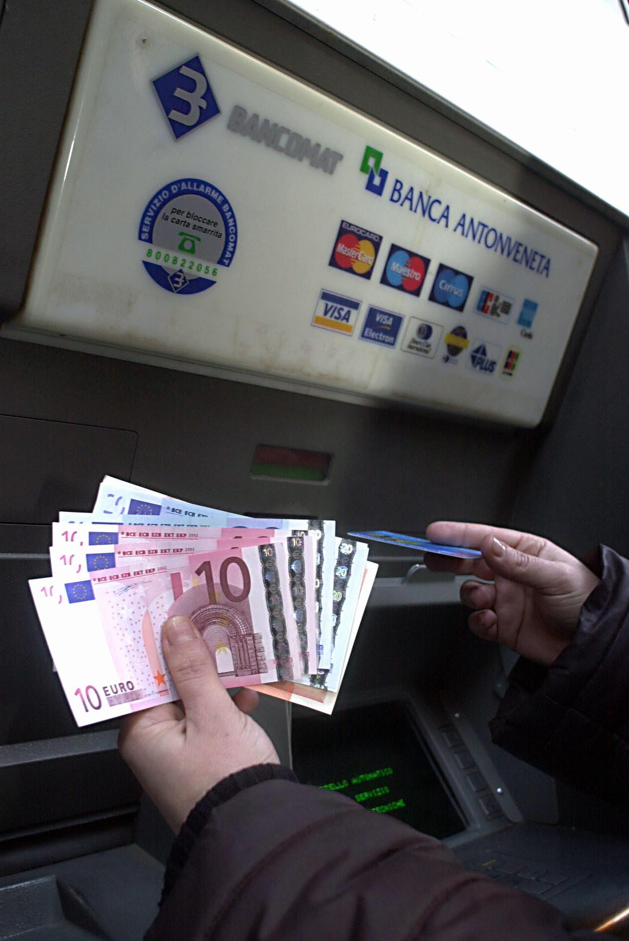 Usa carte di credito in modo indebito, arrestata dopo sette anni