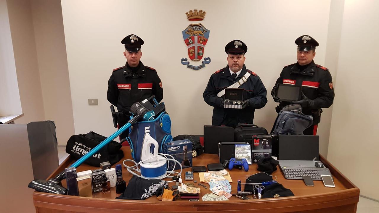 Reggio Emilia, arrestata la banda dei colpi di Natale: razziarono cinque case in nove giorni