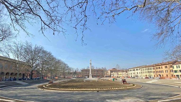 Piazza Ariostea torna agibile: restauro ultimato