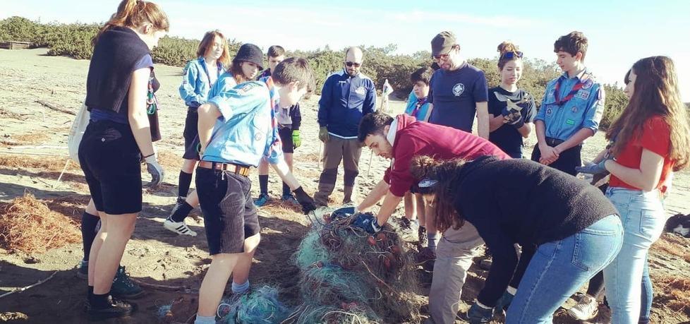 Bolgheri, 175 volontari raccolgono 12 quintali di rifiuti sulla spiaggia