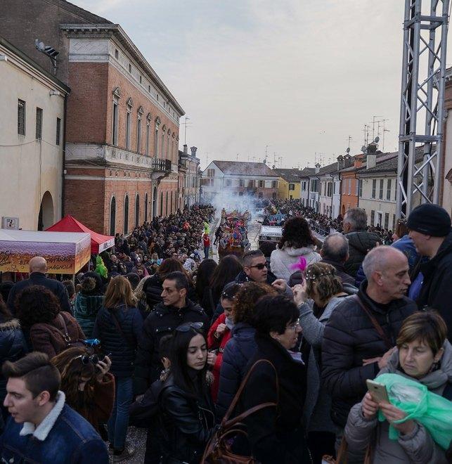 Ottima la partenza della festa sull’acqua 