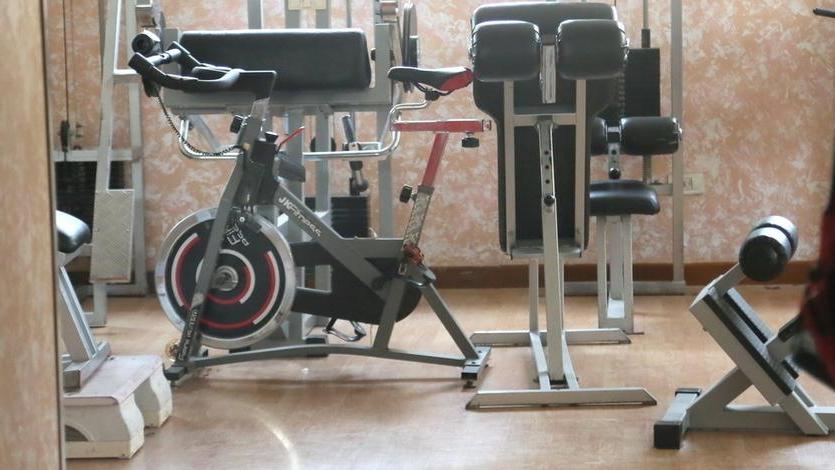 Una personal trainer accusa il costruttore «Palestra irregolare»