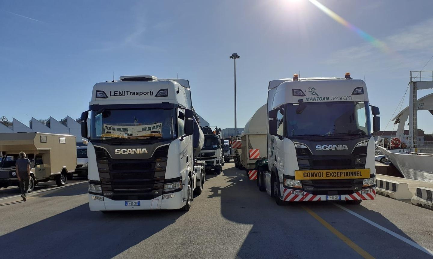 Camion e auto partono per Ajaccio