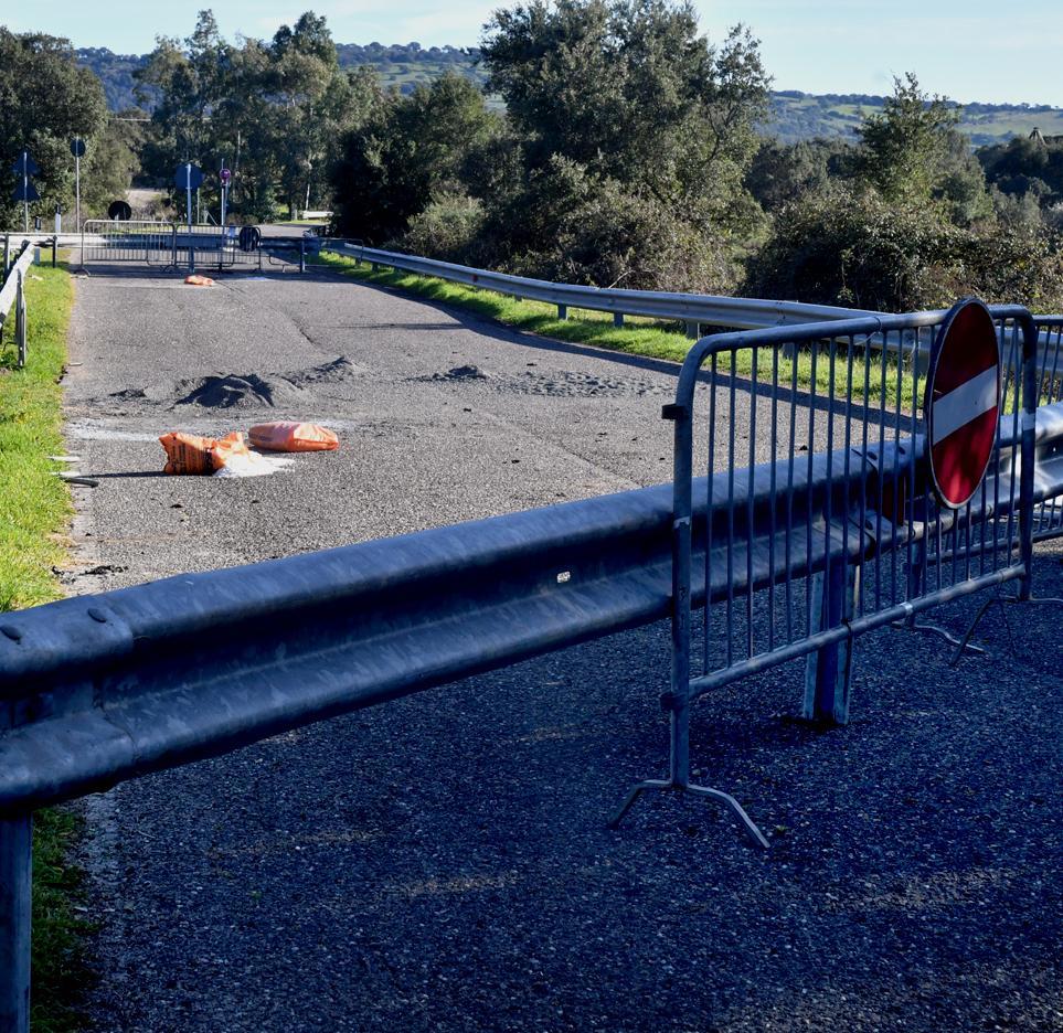 Ponte chiuso per la frana a Busachi, niente soldi per i lavori 