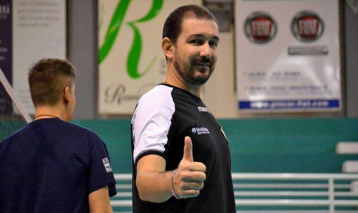 «Il palasport dedicato a Schettino» 
