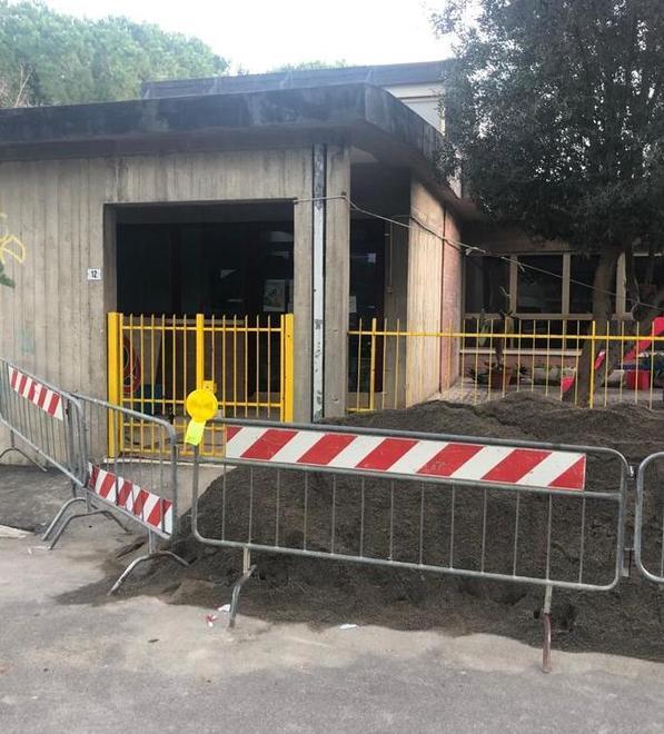 L'asilo di via Merloni ancora transennato