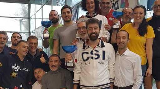 alcuni degli atleti del Csi Nuoto Prato premiati