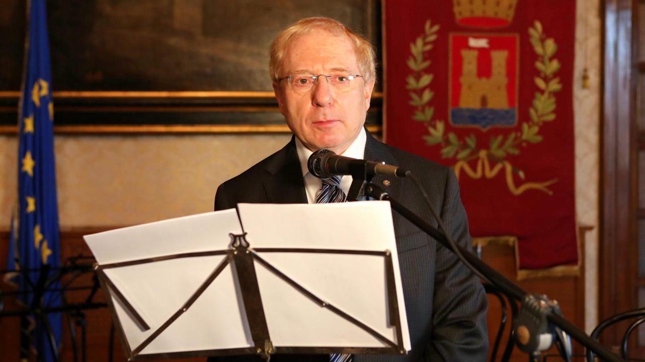 Il prefetto Gianfranco Tomao (foto d'archivio)