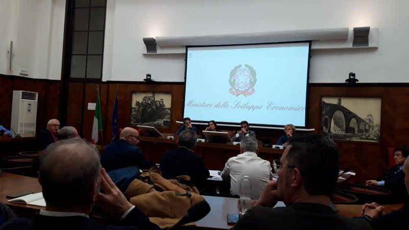 Un momento dell'incontro che si è tenuto oggi al Ministero dello Sviluppo economico