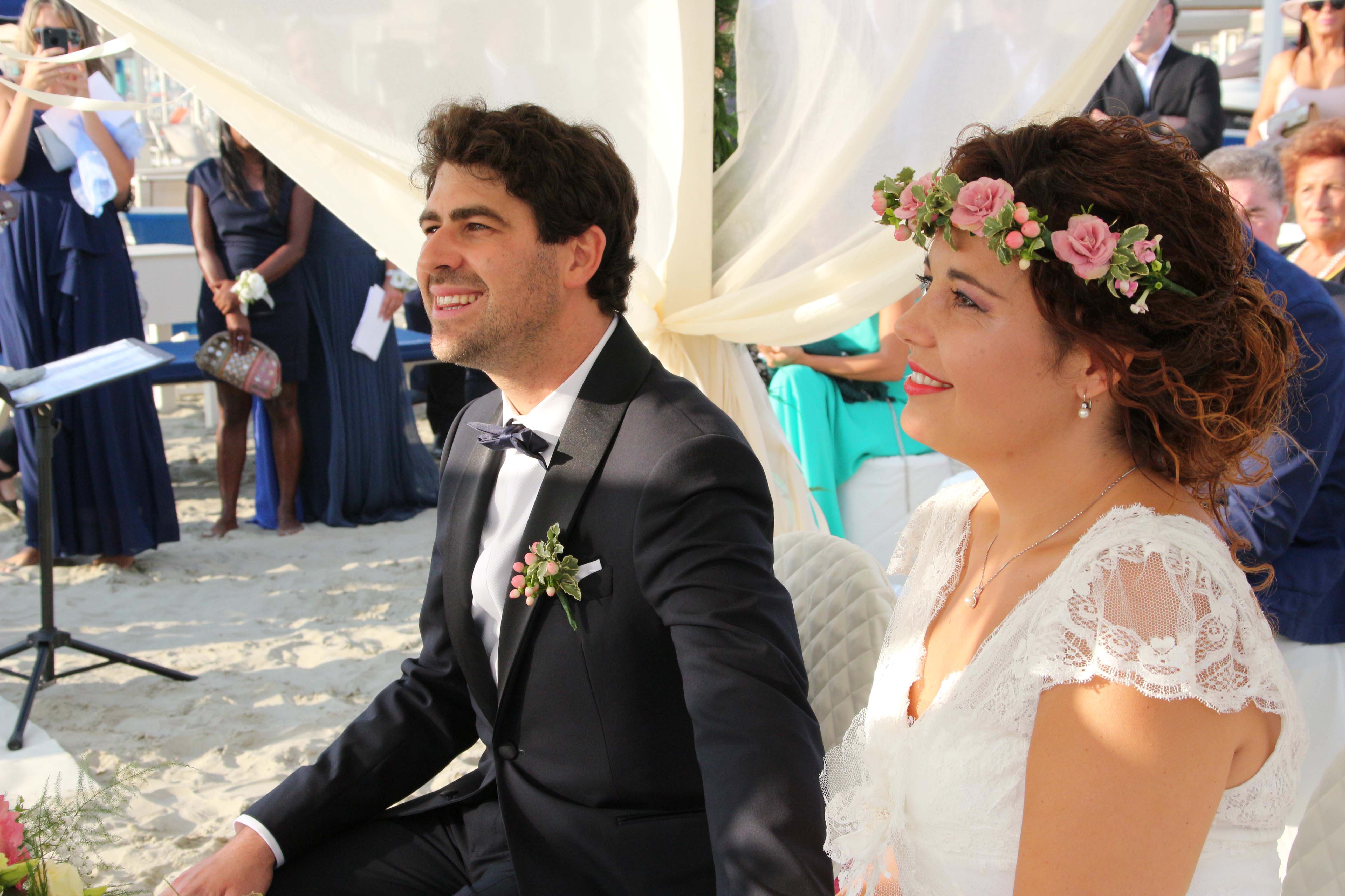 Sempre meno nozze in chiesa ma i matrimoni non calano