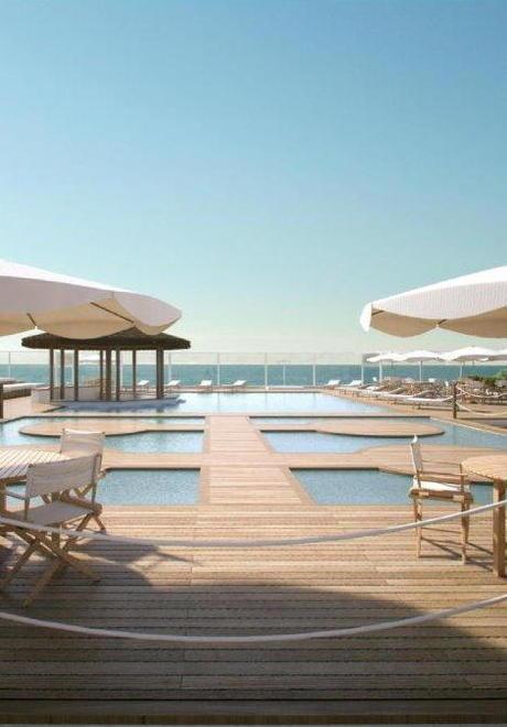 Locali chiusi e piscine riscaldate per andare al mare tutto l’anno