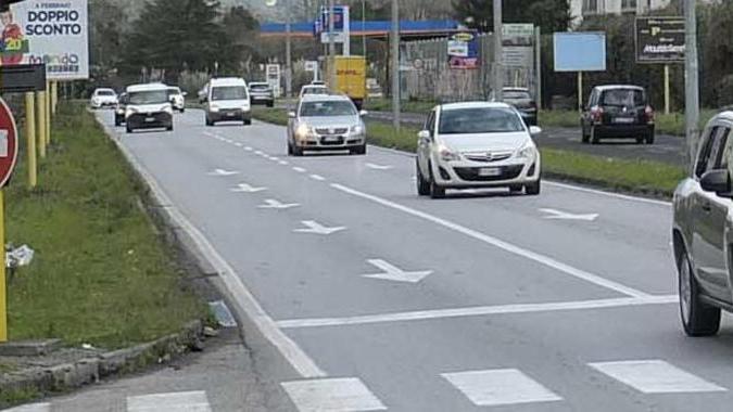 Un scontro banale tra auto si trasforma in un lutto