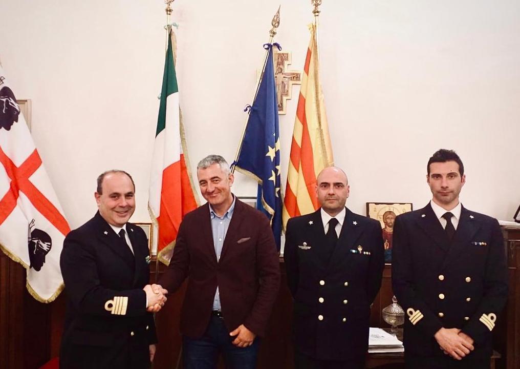 Il sindaco riceve il direttore marittimo del nord Sardegna
