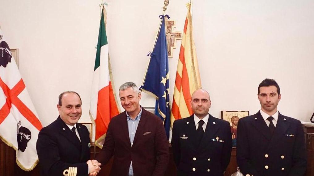 Il sindaco riceve il direttore marittimo del nord Sardegna