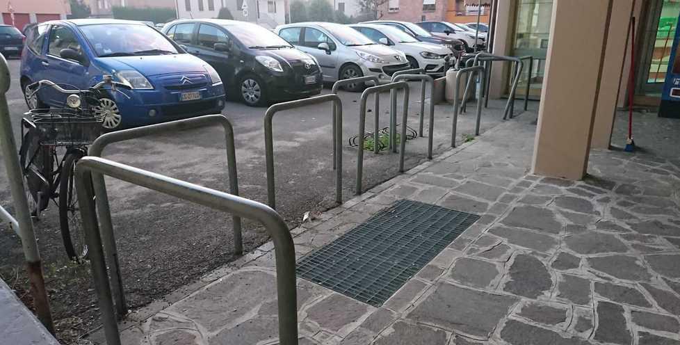 Atti vandalici contro l’agente che denuncia le barriere 