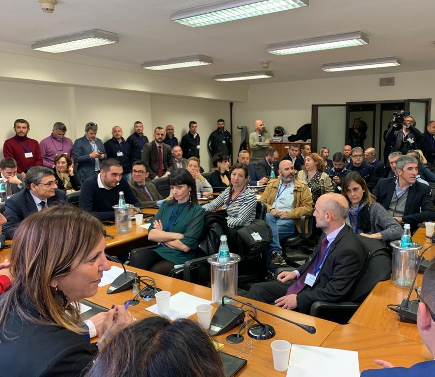 Regione: stop liquidazione Air Italy riprenda a volare 