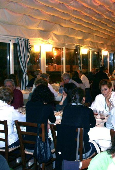 Lavoro nei ristoranti sul mare: 55 posti per cuochi e camerieri 