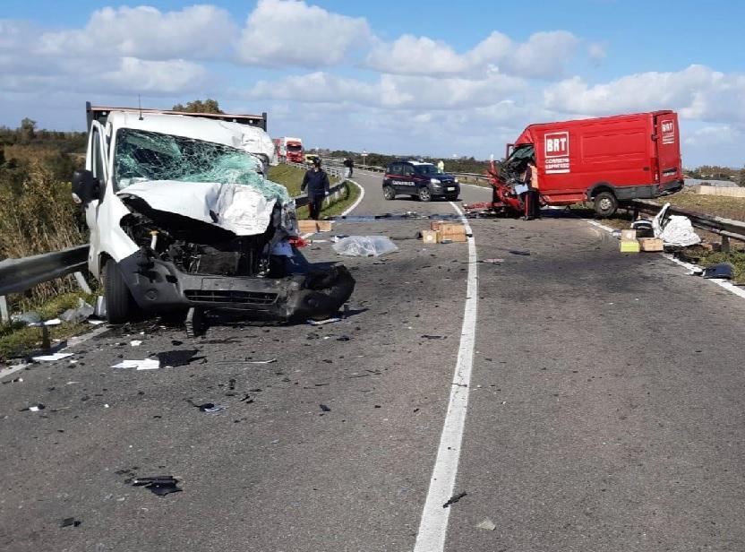 Scontro sulla statale 196: un morto e tre feriti