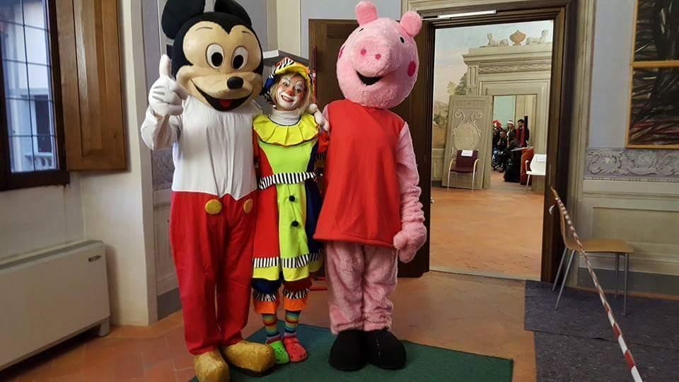 Al Santo Stefano arrivano le mascotte Topolino e Peppa Pig