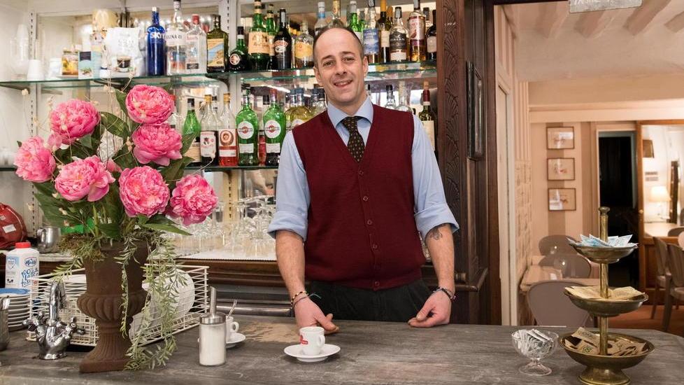 Il Caffè Tessieri cambia gestione e torna alle origini: sarà anche panetteria