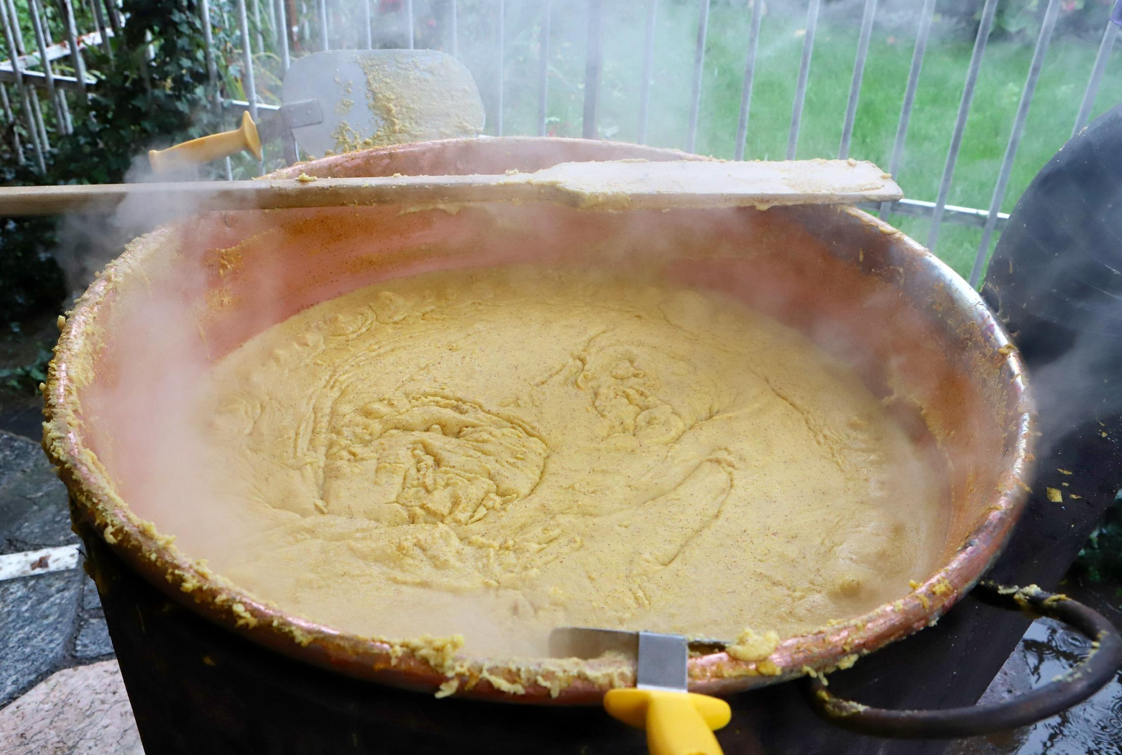 Villa Minozzo, una cena a base di polenta sabato sera in canonica 