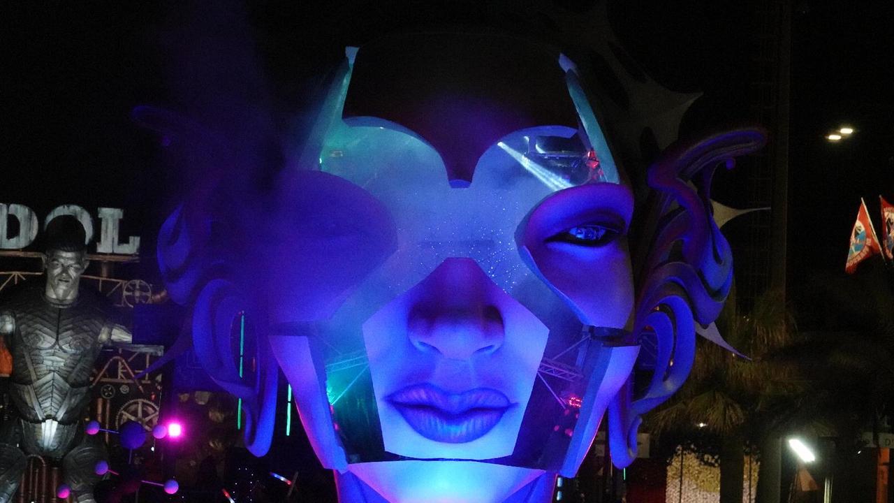Carnevale di Viareggio: successo per il corso del giovedì grasso