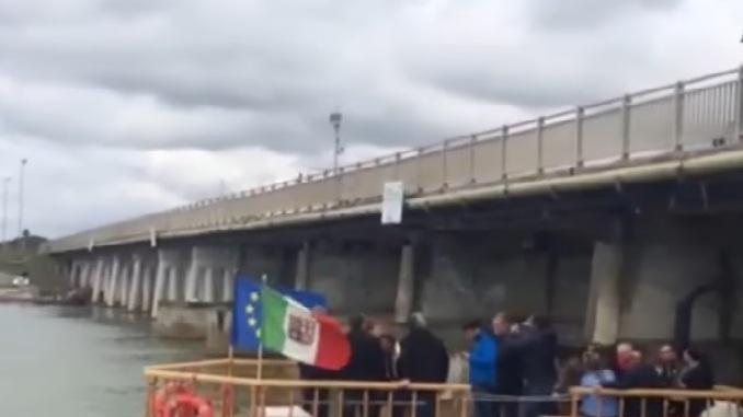 Il battello sul fiume, inaugurato e poi scomparso