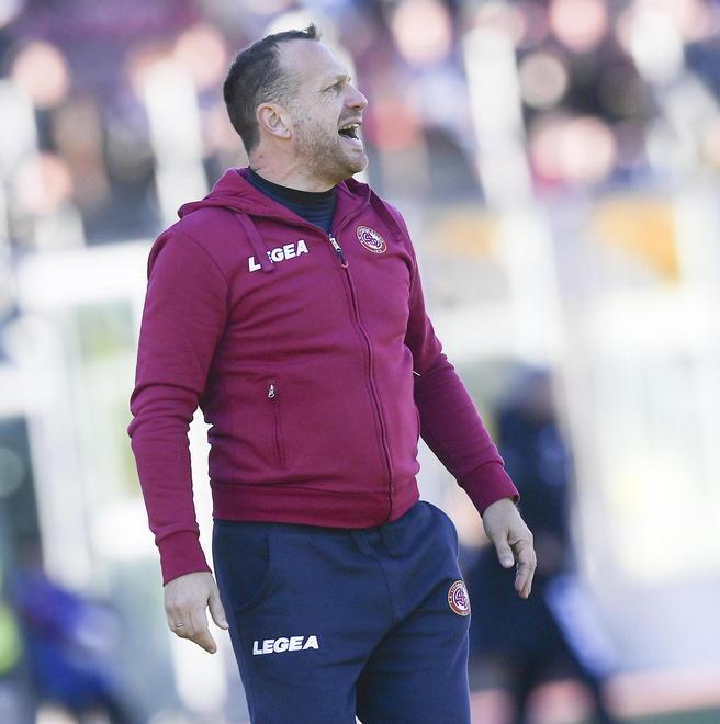 A Salerno verso il 3-5-2 con l’esordio dall’inizio di Agardius, Awua e Ferrari