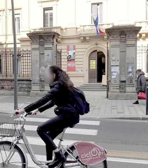 La prof all’alunno: «Hai solamente 2 neuroni che però non s’incontrano» 
