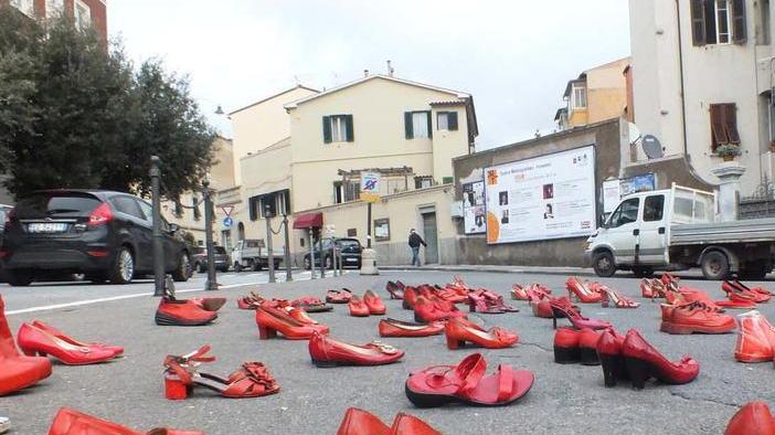«Voleva che gli inviassi video e le mie foto nuda in intimità»