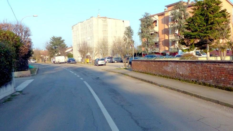 Ladri in casa minacciano la vittima: «Vattene o ti sparo» 