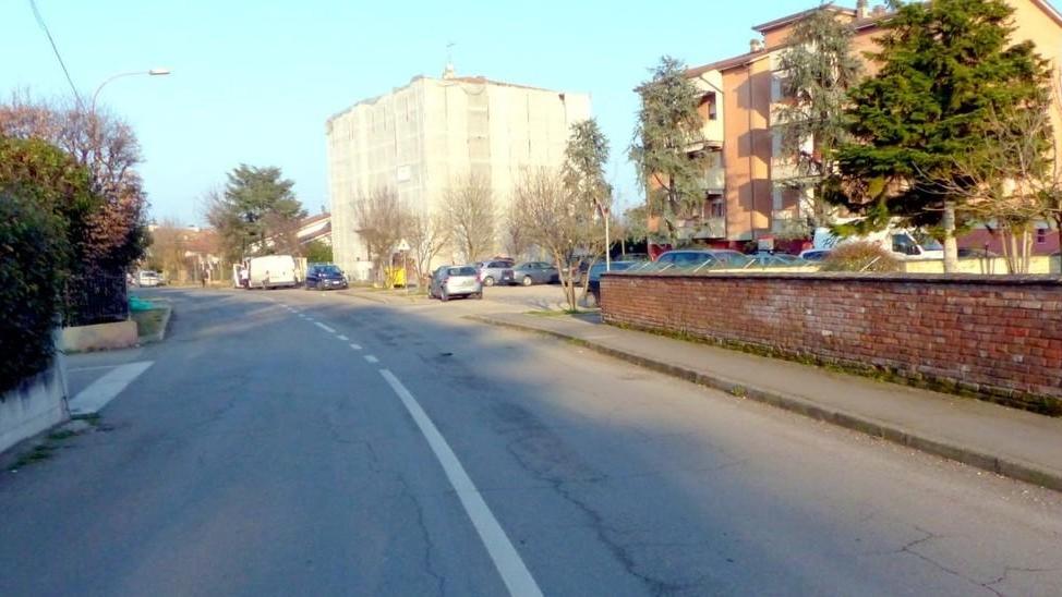 Ladri in casa minacciano la vittima: «Vattene o ti sparo»