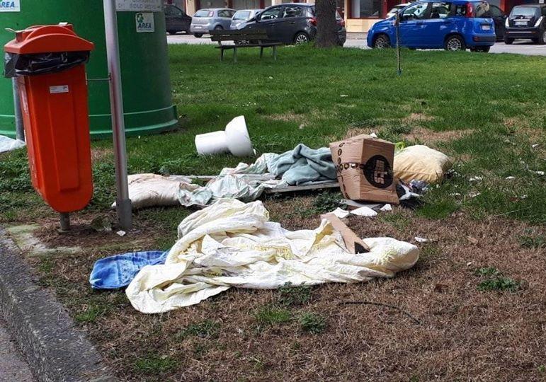 Ancora rifiuti abbandonati 